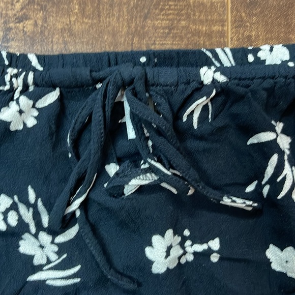 Black chiffon crop Top with Tie at front size XS - Picture 2 of 5